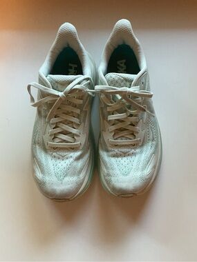 Hoka Clifton 10